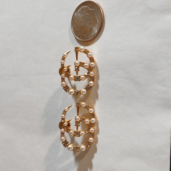 AUTHENTIC GUCCI GOLD FAUX PEARL AND CRYSTAL EARRINGS - Picture 2 of 5